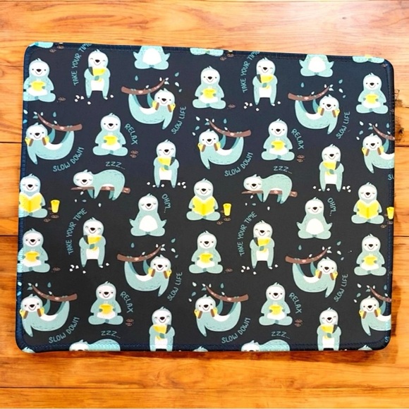 NWOT Adorable Sloth Black & Blue Mousepad - Picture 1 of 4